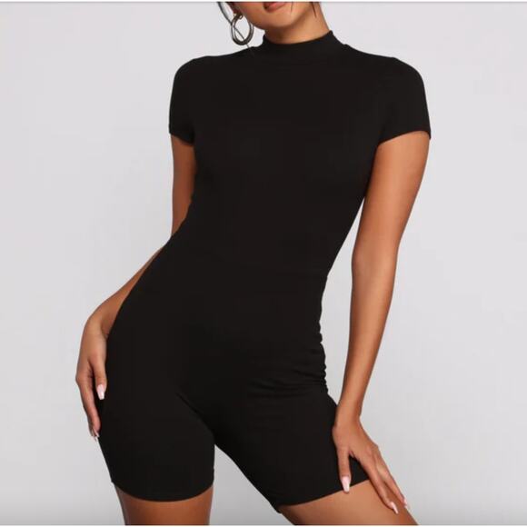 Windsor S Black Basic Short Sleeve High Mock Neck Keyhole Biker Short Romper - Picture 2 of 10